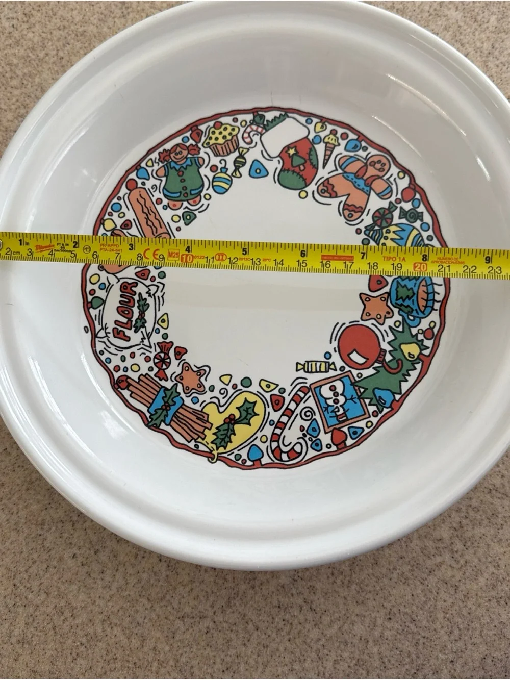 Fiesta Gingerbread Holiday Betty Crocker Deep Dish Pie Baker